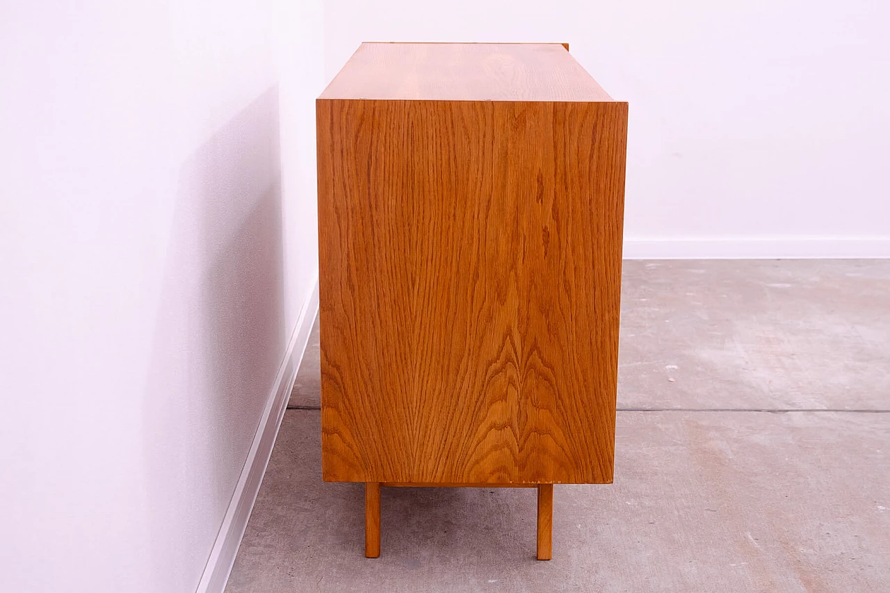 Cassettiera U-453 di Jiri Jiroutek per Interiér Praha, anni '60 4