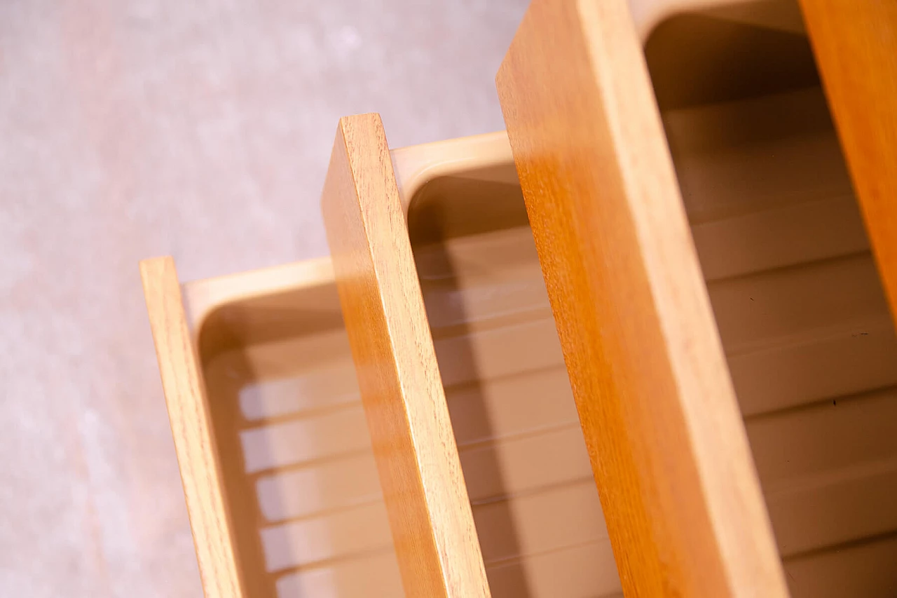 Cassettiera U-453 di Jiri Jiroutek per Interiér Praha, anni '60 11