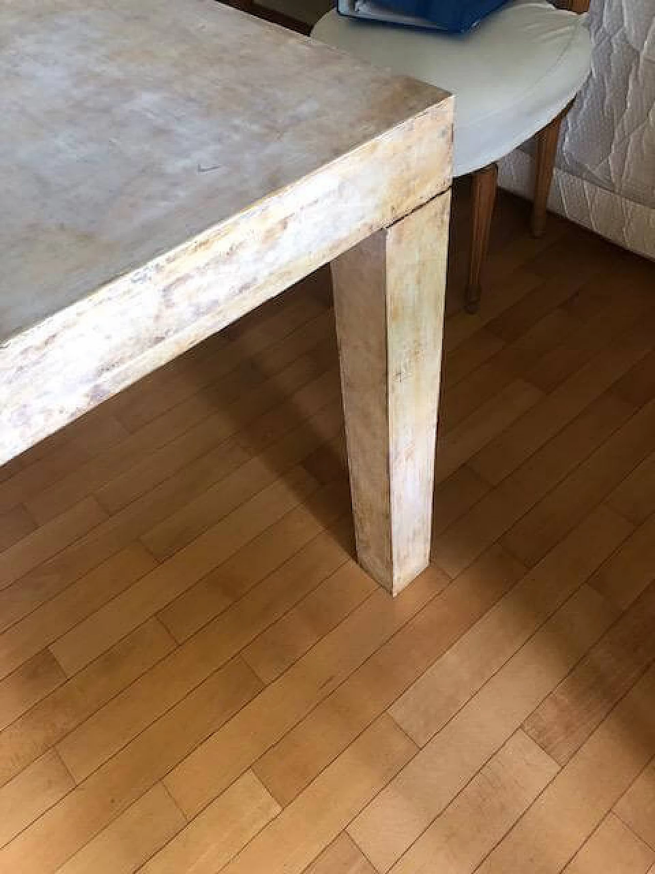 Tavolo in legno con finitura a gesso, anni '70 4