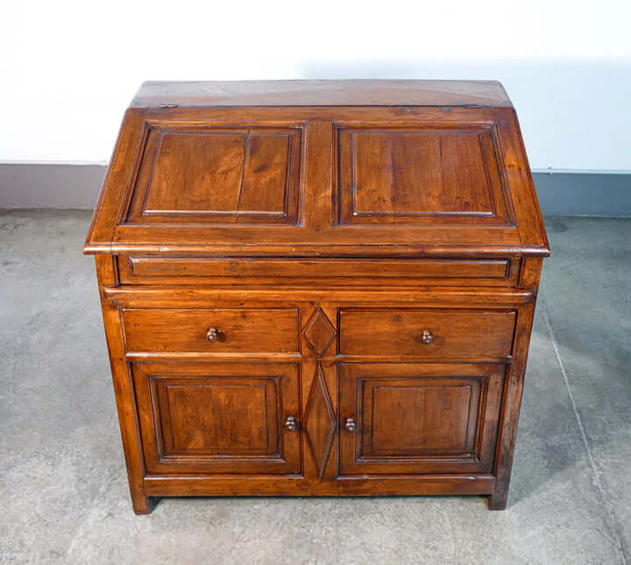 Credenza con ribalta in massello di noce, '800 5