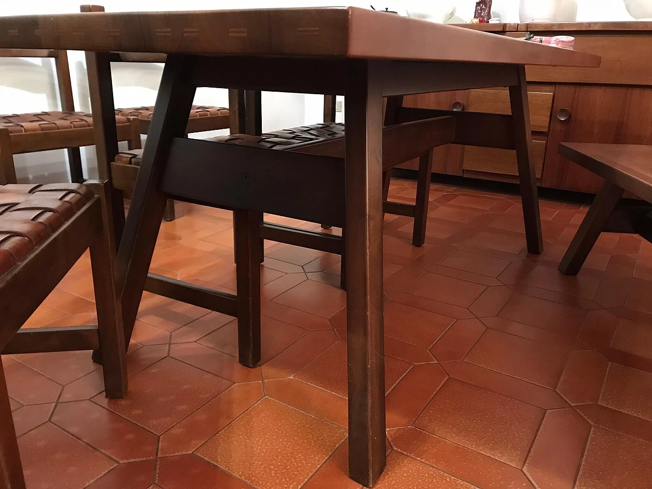 6 Sedie, tavolo, panca e madia Torbecchia di Giovanni Michelucci per Poltronova, anni '60 2