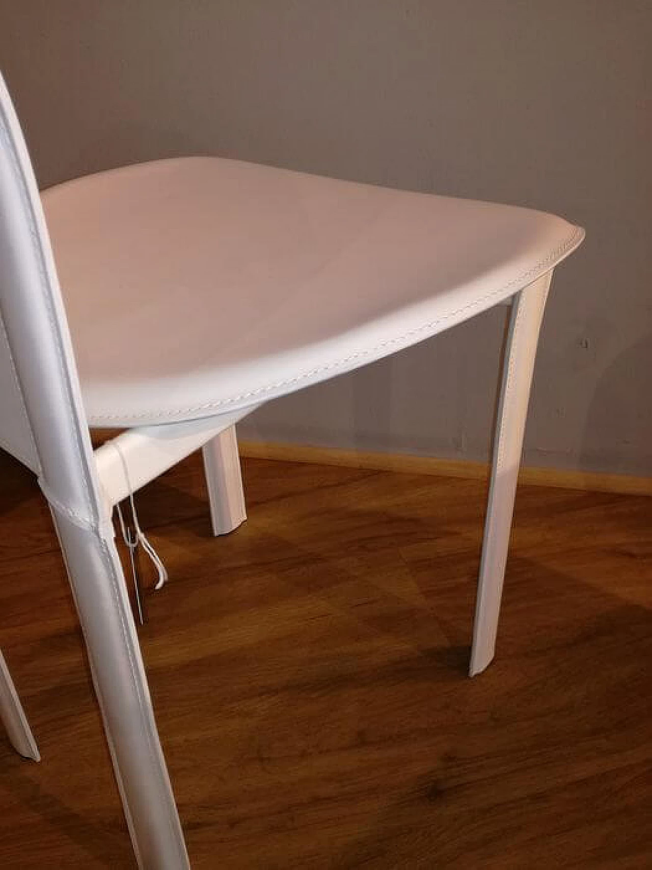 Sedia in cuoio bianco, anni 2000 5