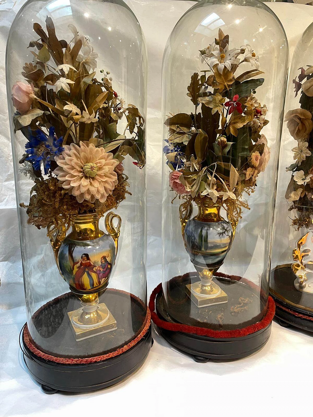 Floral composition in glass display with ceramic vase or cornucopia, 19th century 4