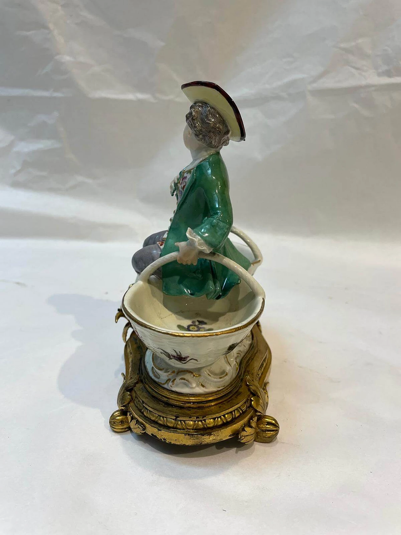 Saliera in porcellana Meissen con base in bronzo, inizio '900 6