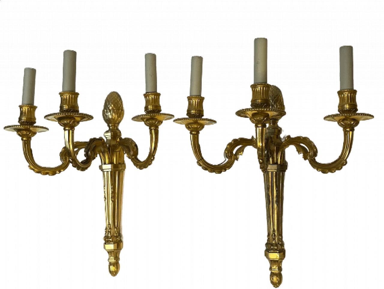 Pair of gilded and chiselled bronze candelabra wall sconces, 1880s 1
