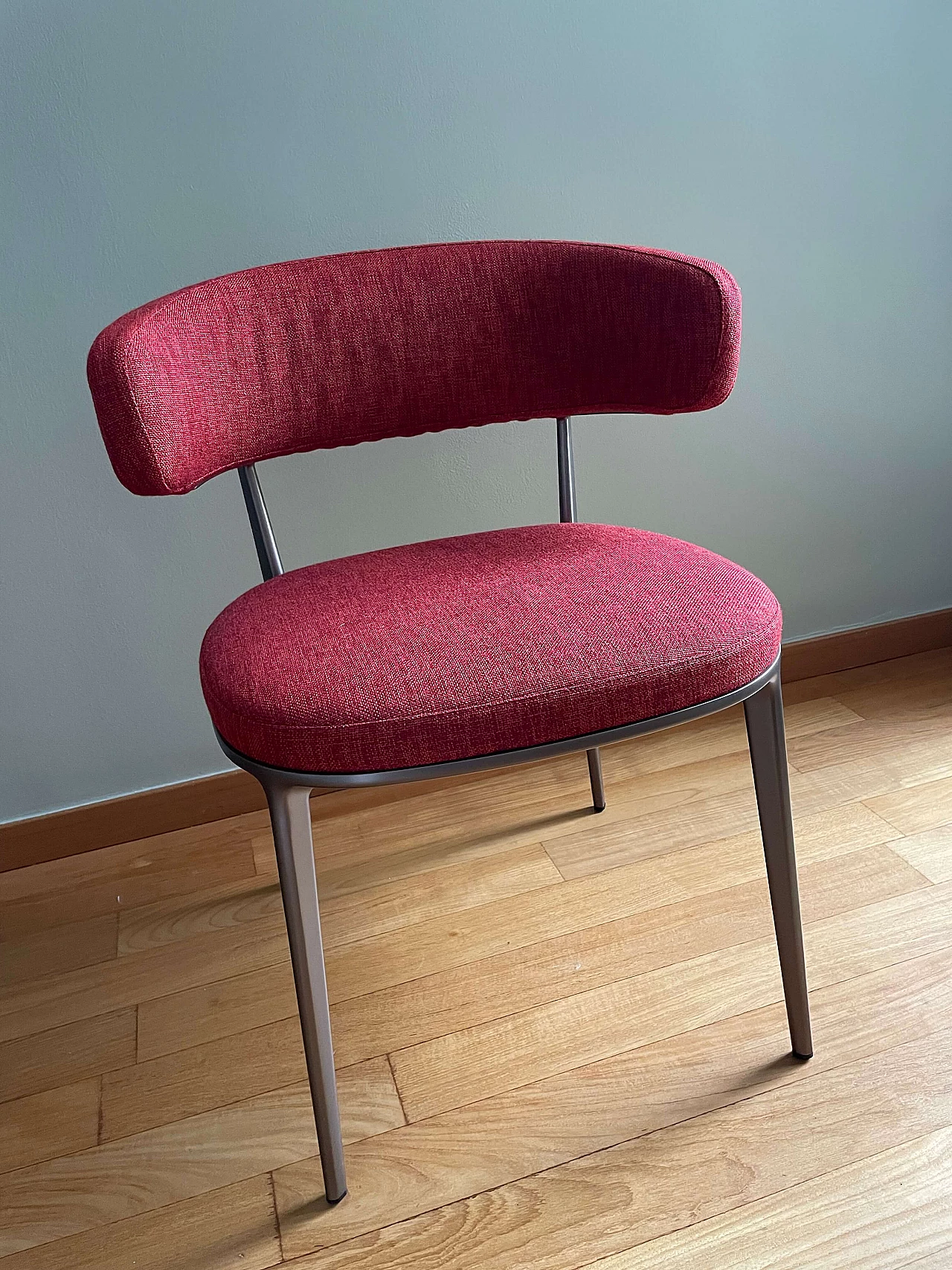 Caratos chair in aluminium and red fabric by Antonio Citterio for Maxalto, 2000s 4