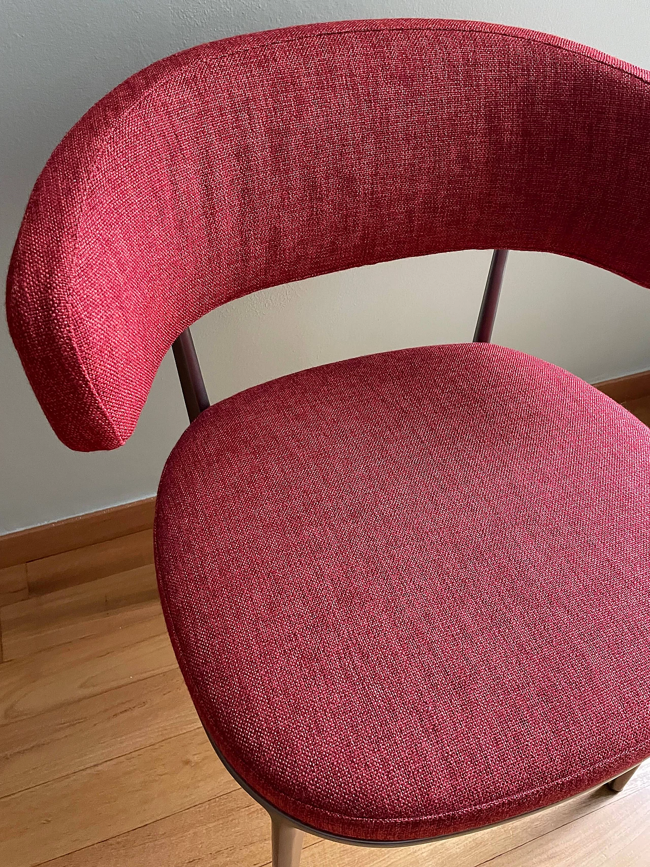 Caratos chair in aluminium and red fabric by Antonio Citterio for Maxalto, 2000s 5