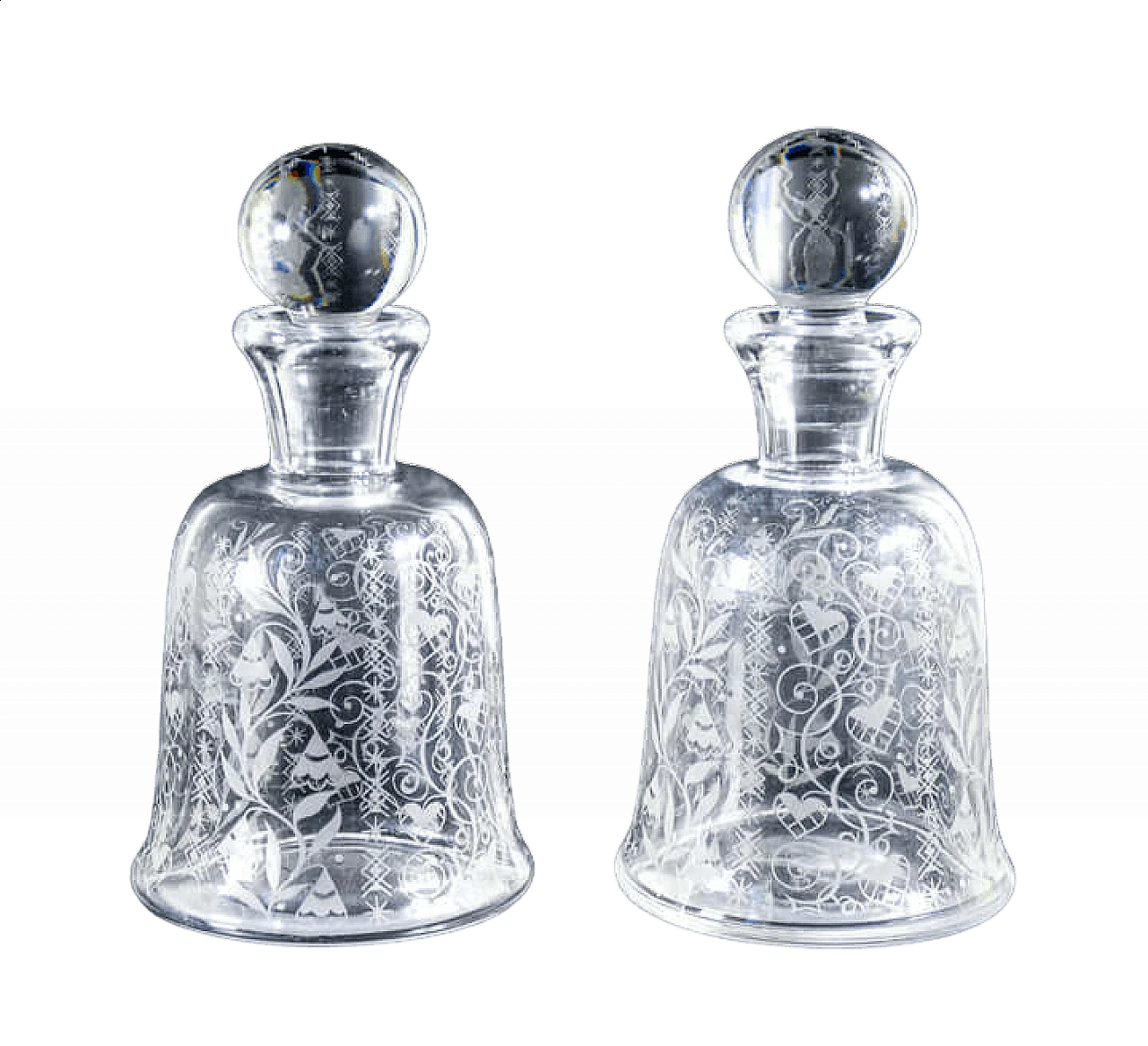 Coppia di bottiglie in cristallo con motivo Argentina di Baccarat, anni '40 9