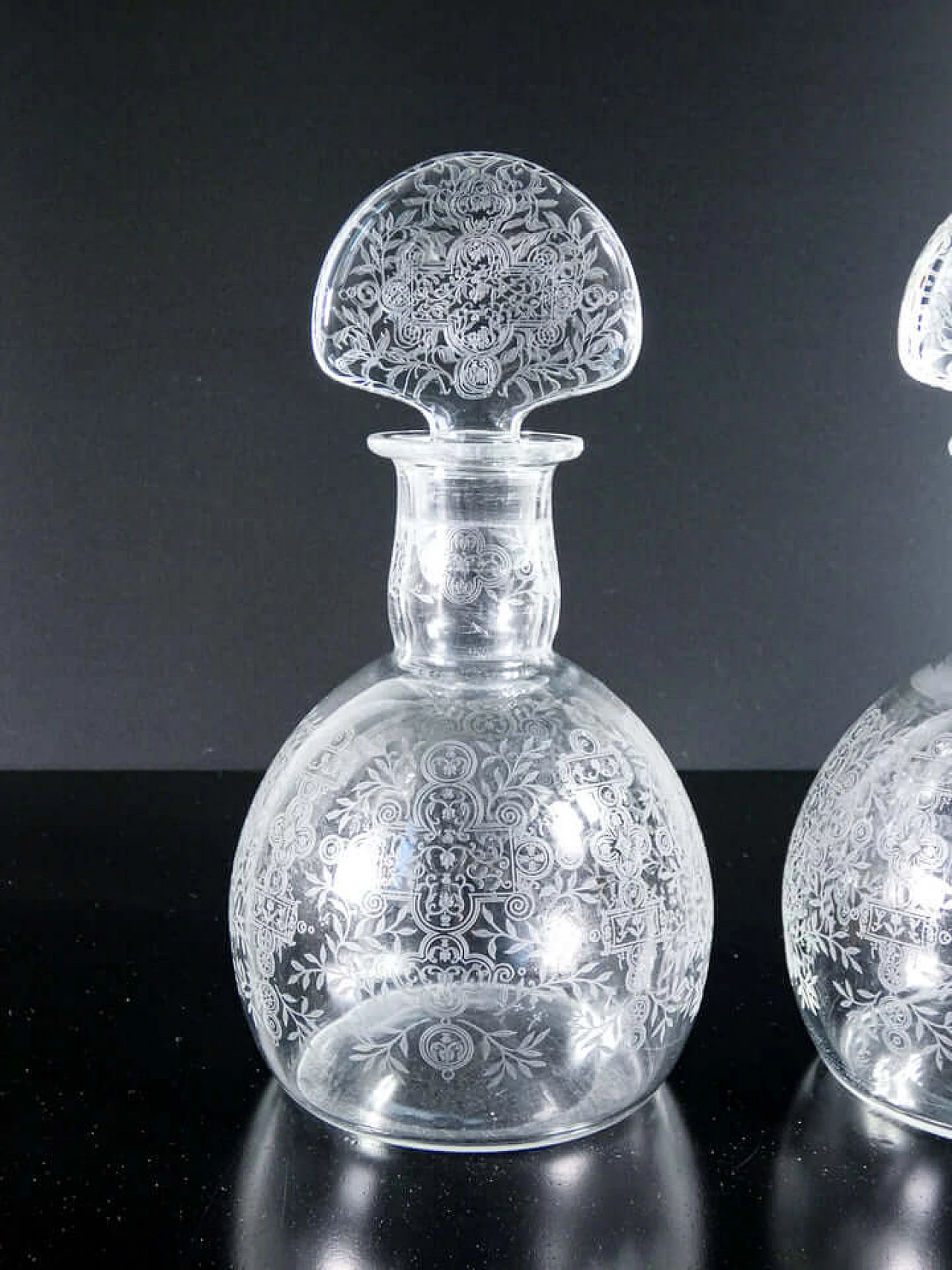 Pair of crystal bottles with Marillon motif by Baccarat, 1940s 2