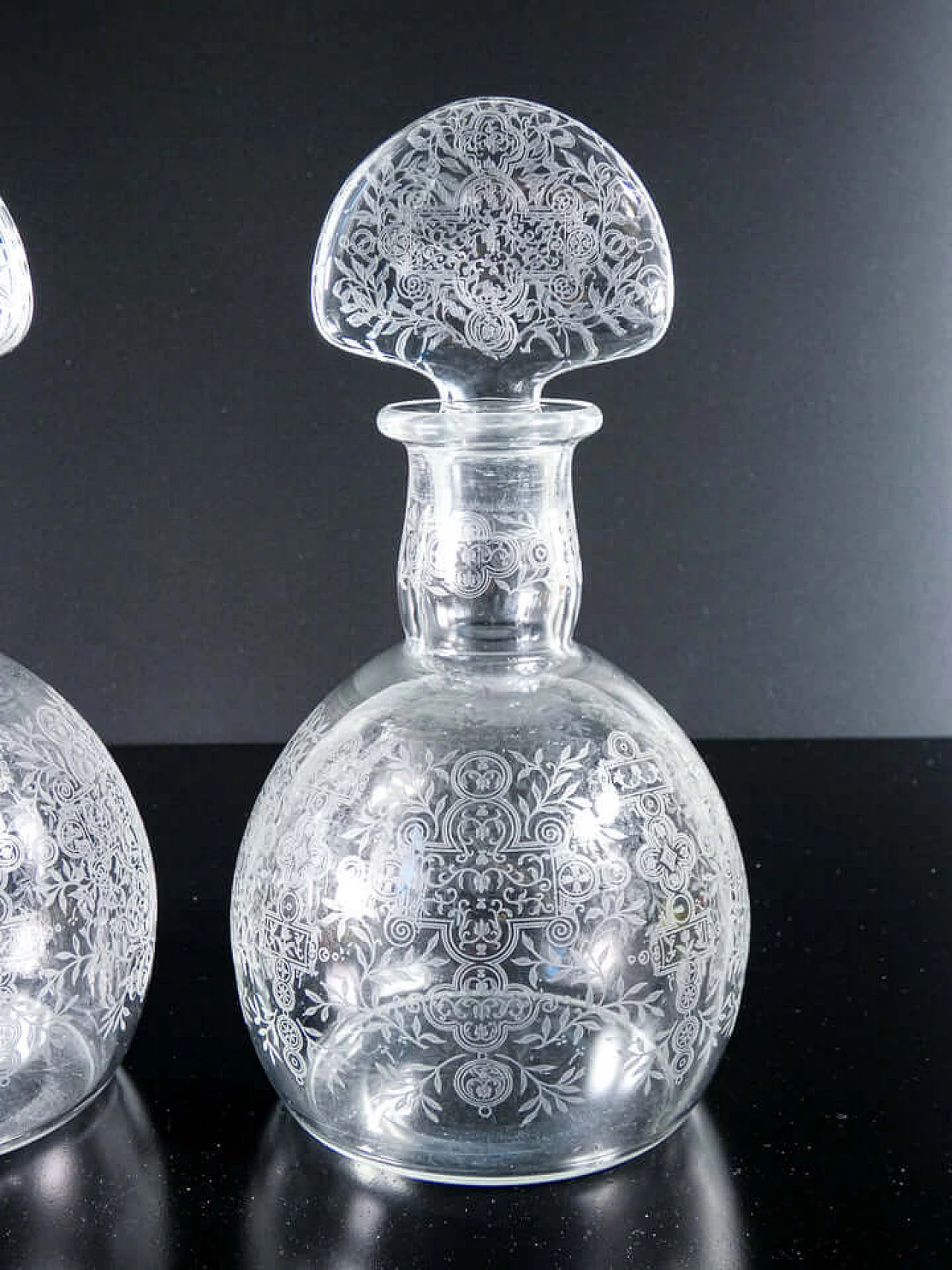 Pair of crystal bottles with Marillon motif by Baccarat, 1940s 3