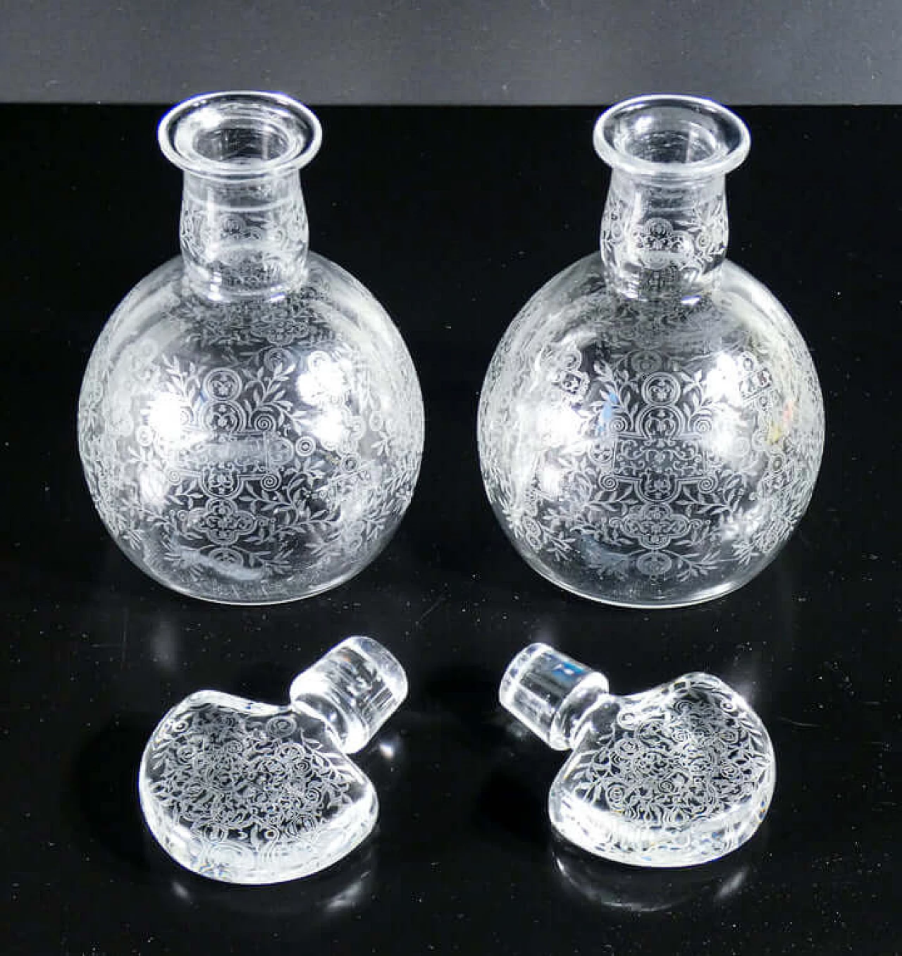 Pair of crystal bottles with Marillon motif by Baccarat, 1940s 6