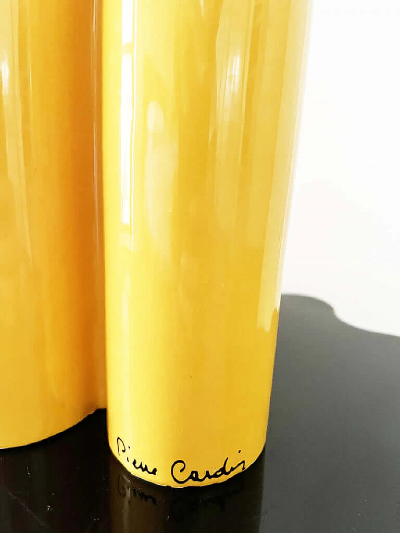 Vaso a quadrifoglio in ceramica gialla di Pierre Cardin, anni '70 3