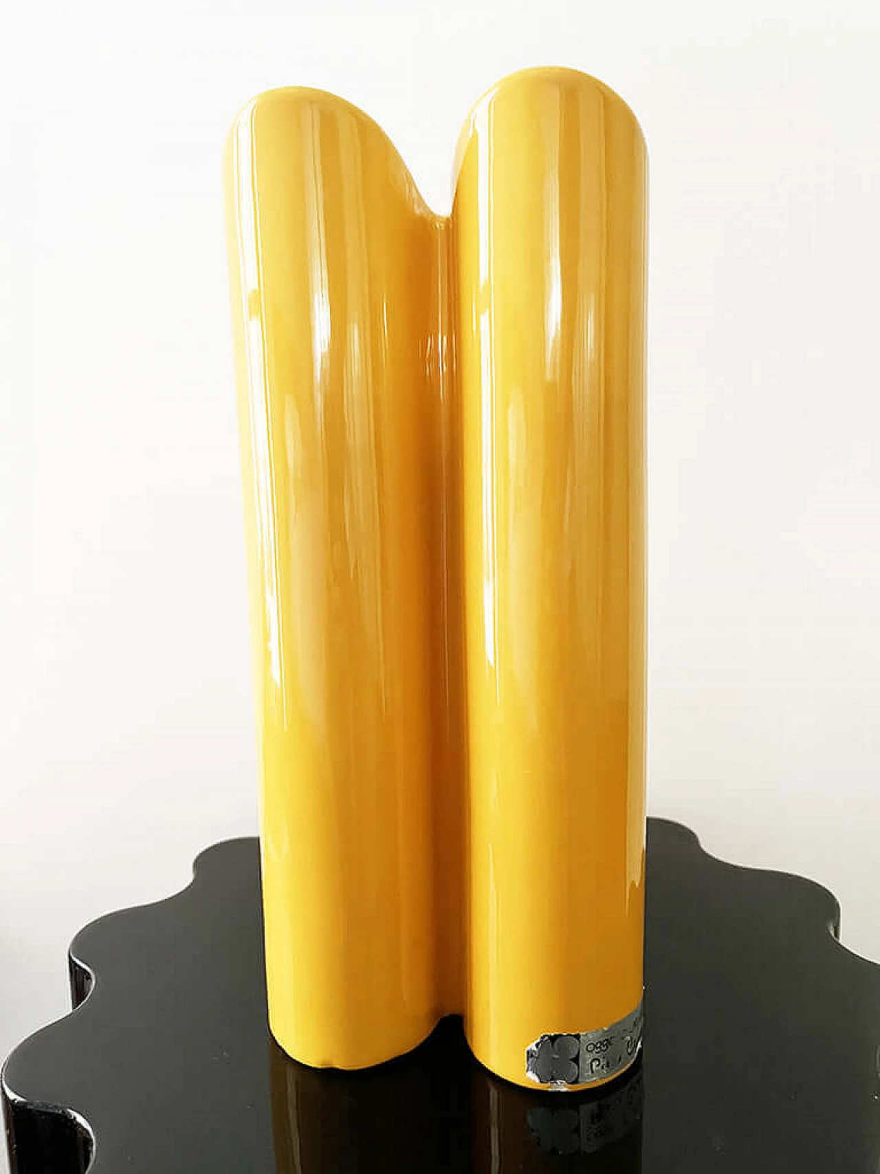 Vaso a quadrifoglio in ceramica gialla di Pierre Cardin, anni '70 4