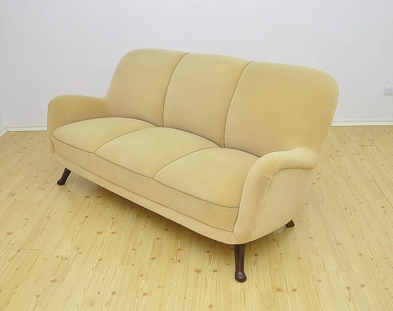 Berga Mobler velvet sofa, 1940s 2