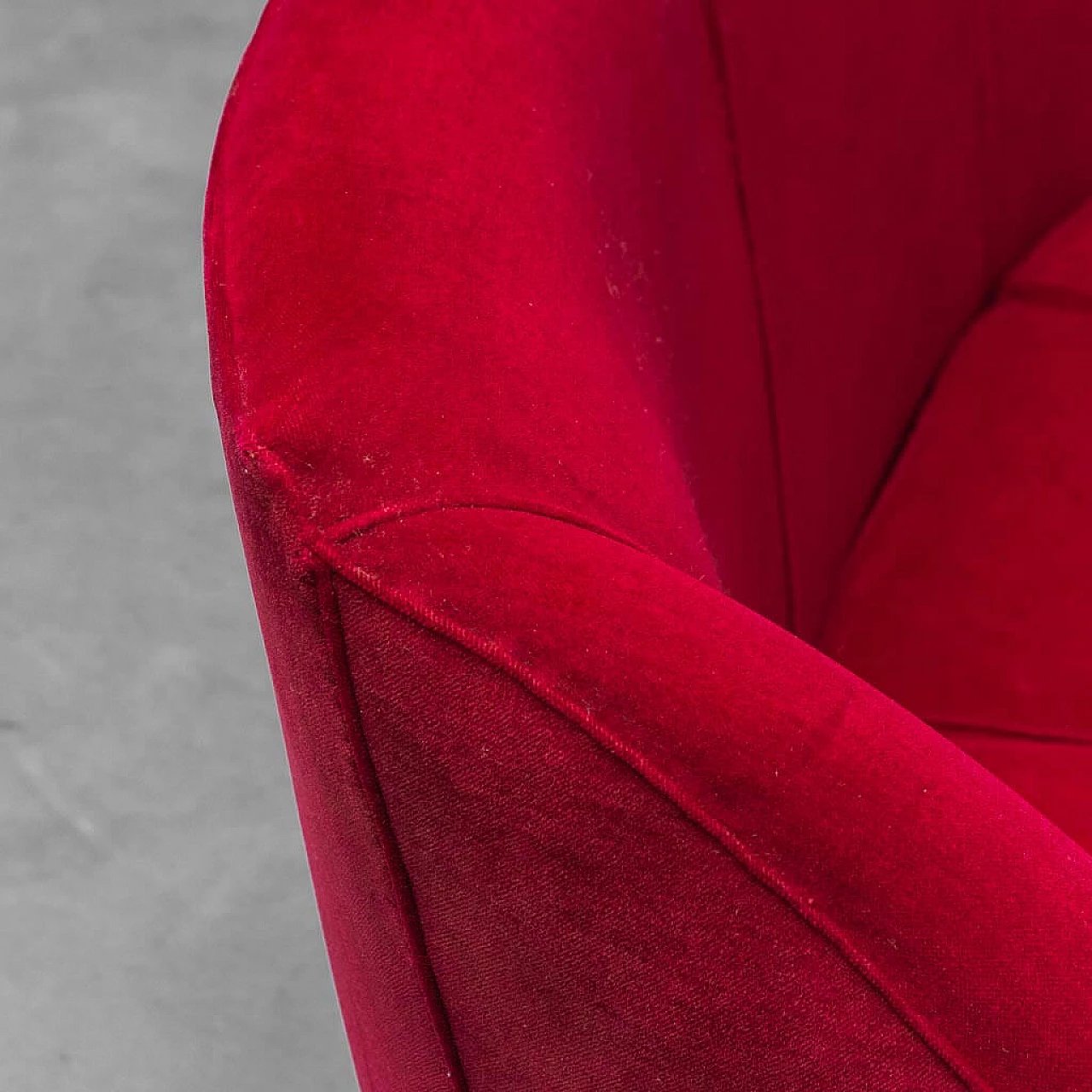 Red velvet sofa in the style of Ico Parisi, 1950s 5