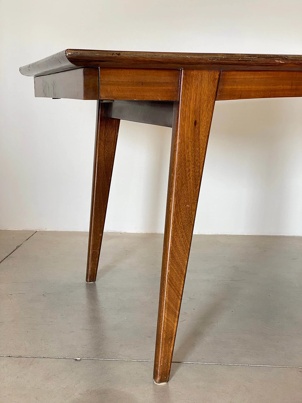 Mahogany extendable table, 1950s 10
