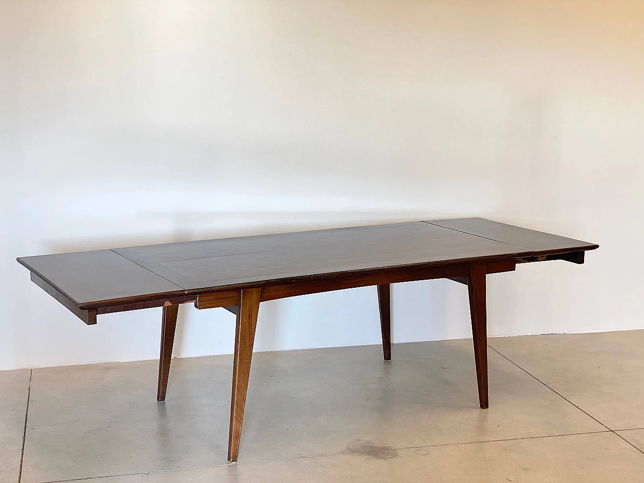 Mahogany extendable table, 1950s 18