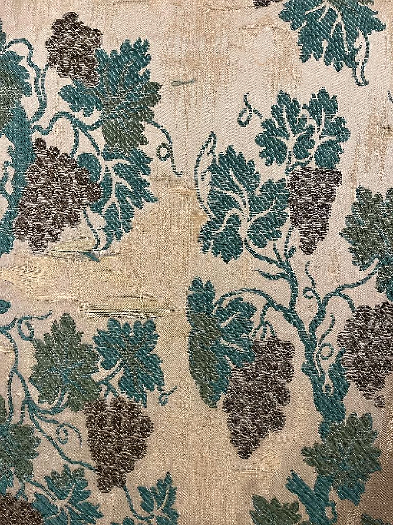 Pair of wood and fabric chairs with vine pattern, 18th century 1