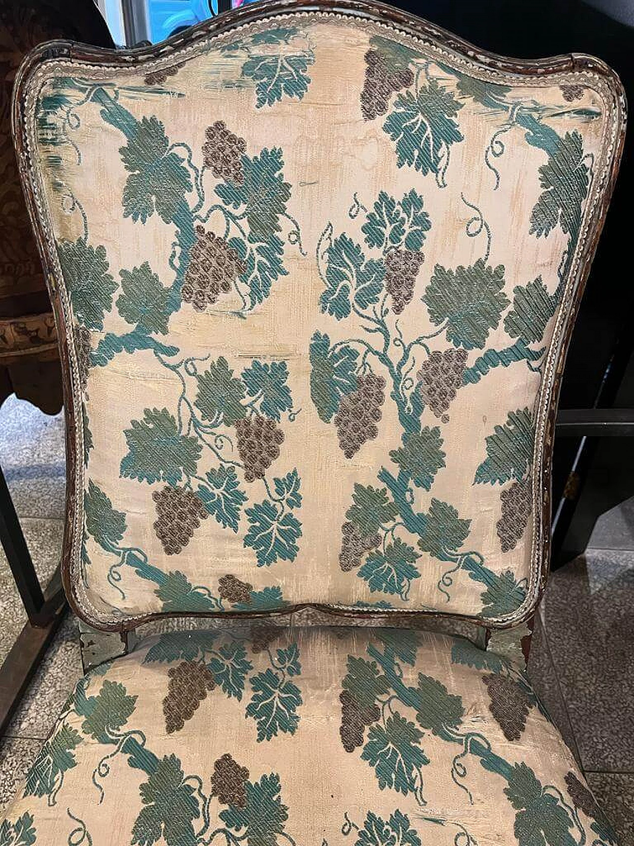Pair of wood and fabric chairs with vine pattern, 18th century 2