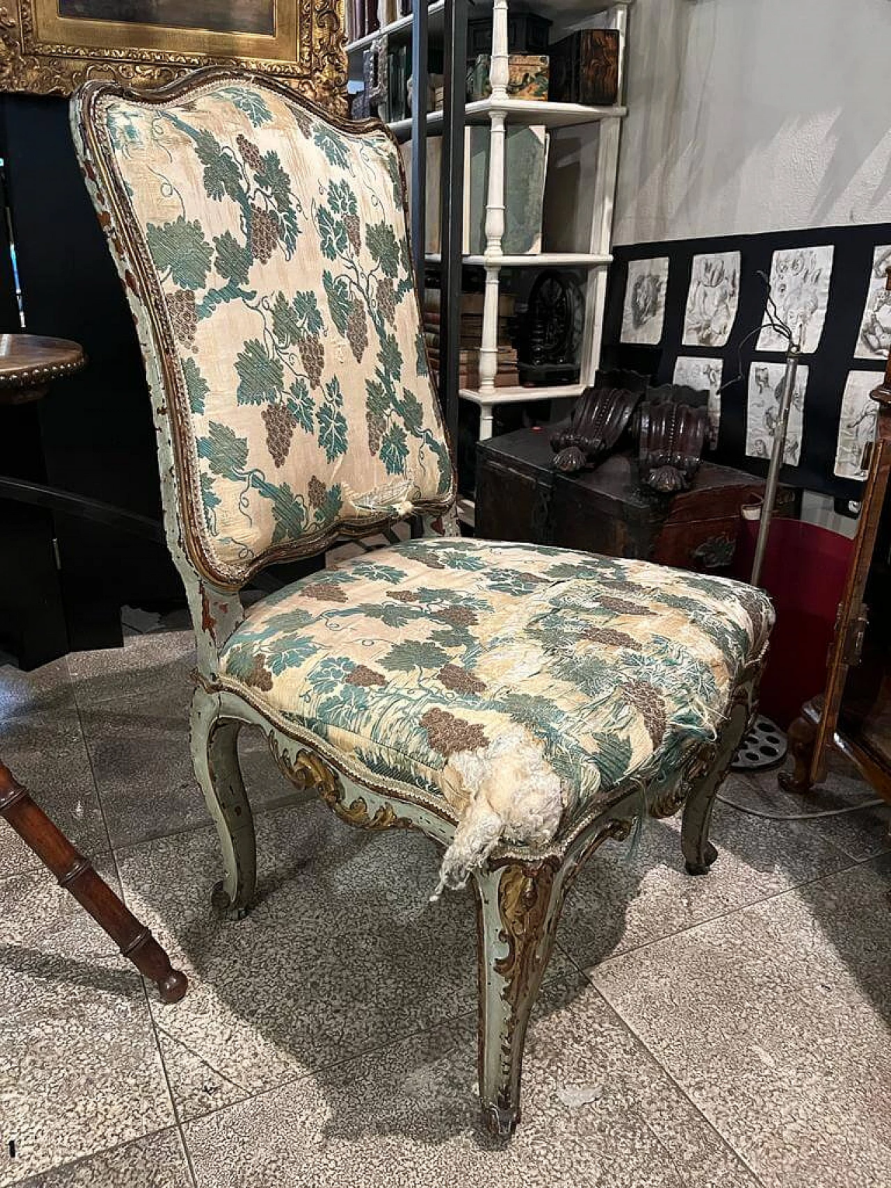 Pair of wood and fabric chairs with vine pattern, 18th century 5