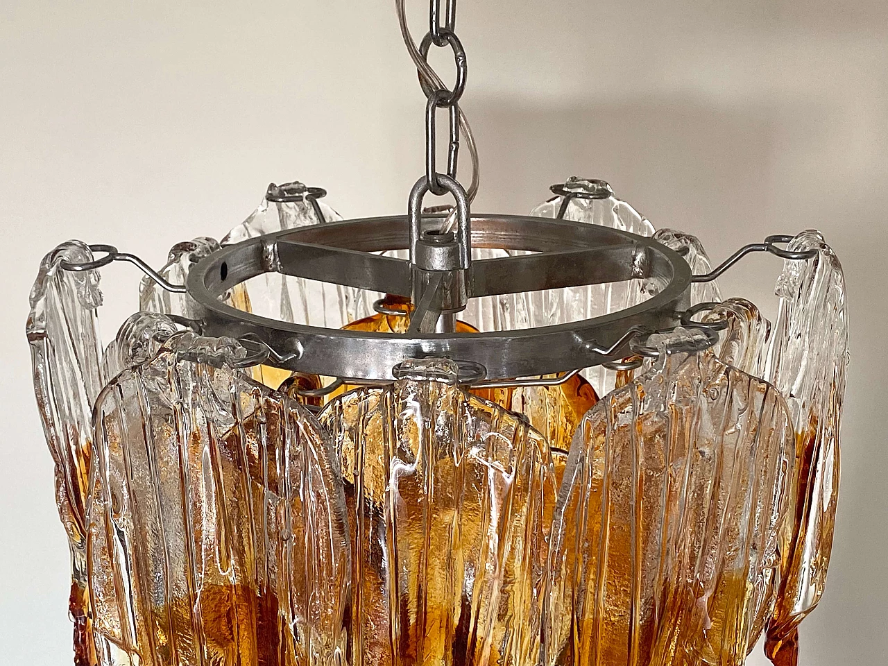 Coppia di lampadari in acciaio cromato e vetro di Murano, anni '70 4