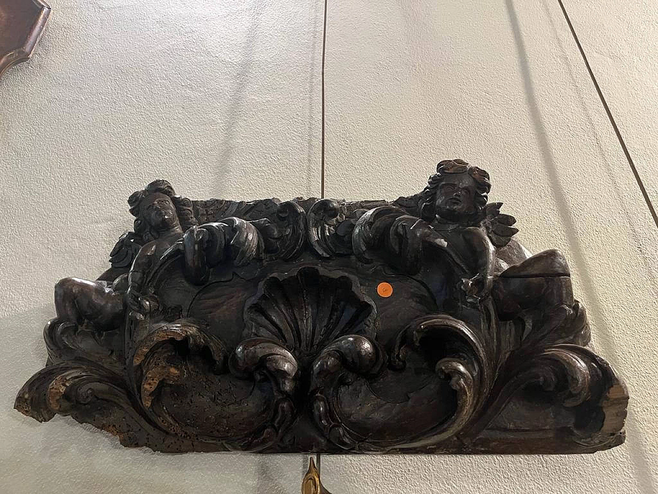 Wood overdoor with putti, early 17th century 5