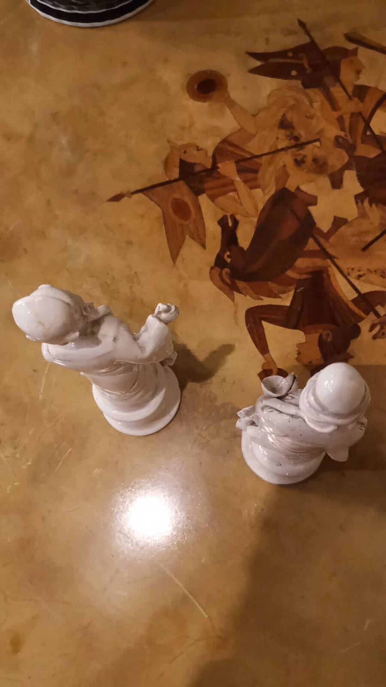 Pair of Chinese white porcelain figurines, late 19th century 4