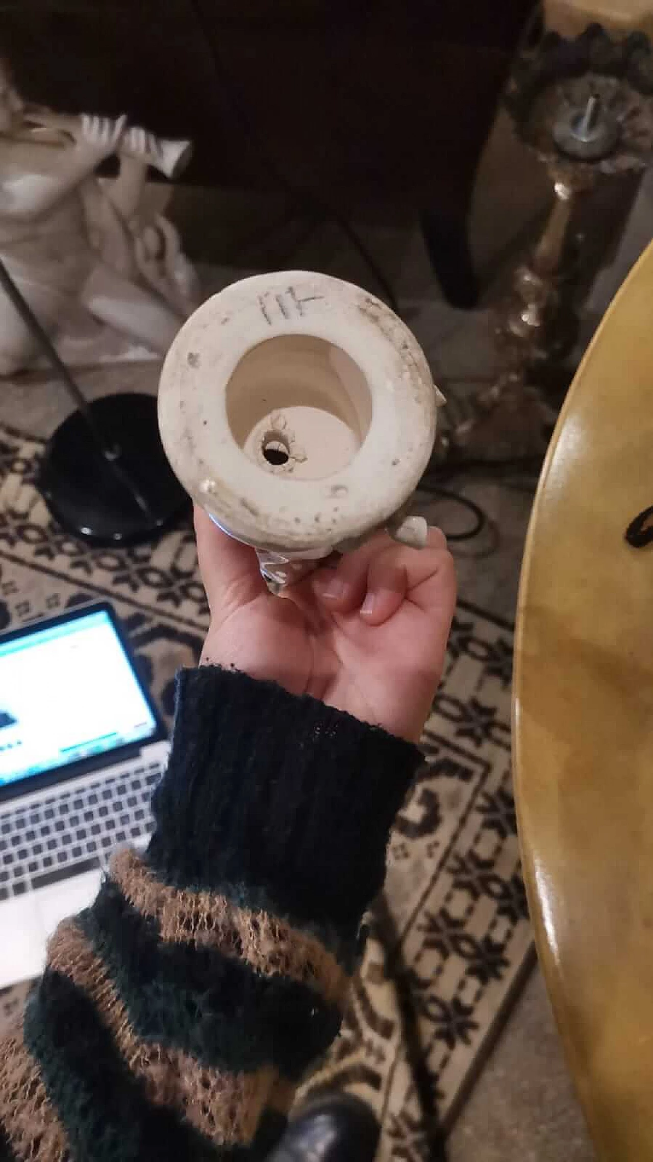 Pair of Chinese white porcelain figurines, late 19th century 5