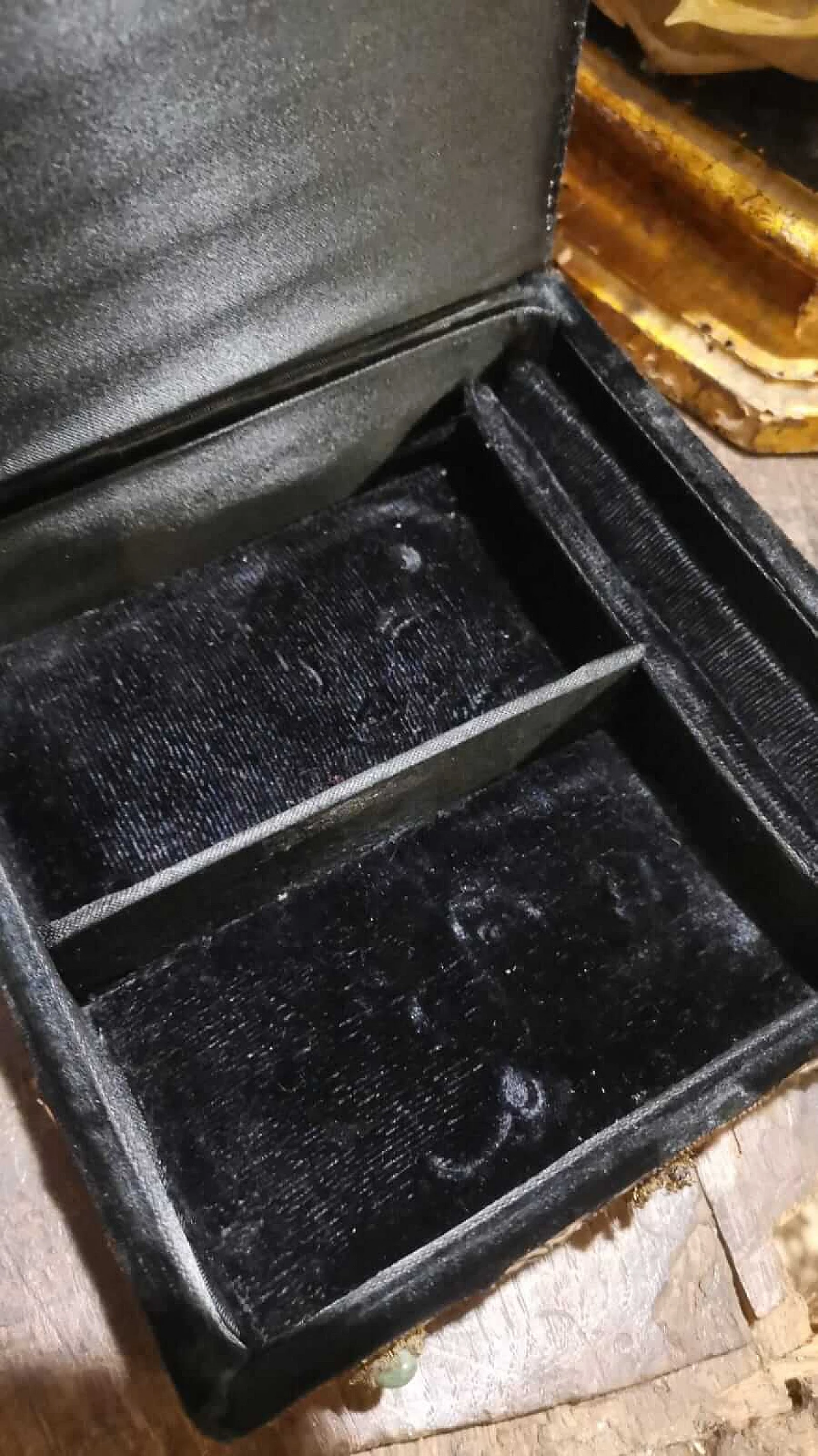 English chenille casket with embroidery and stones, late 19th century 4