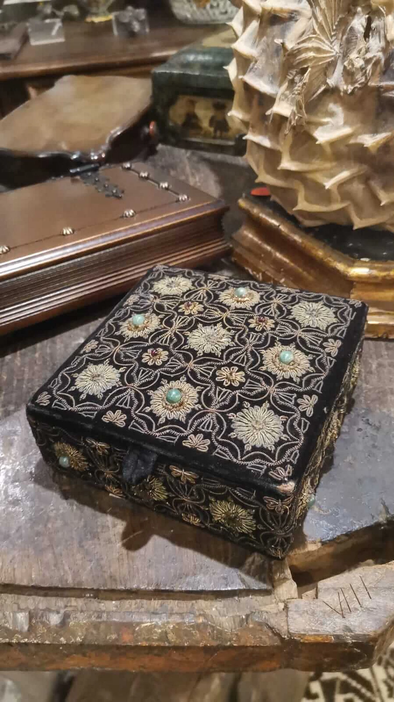 English chenille casket with embroidery and stones, late 19th century 7