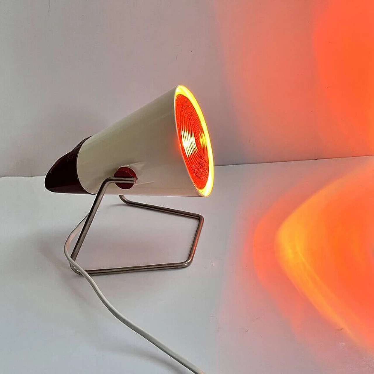Conical bakelite table lamp by Philips, 1960s 11
