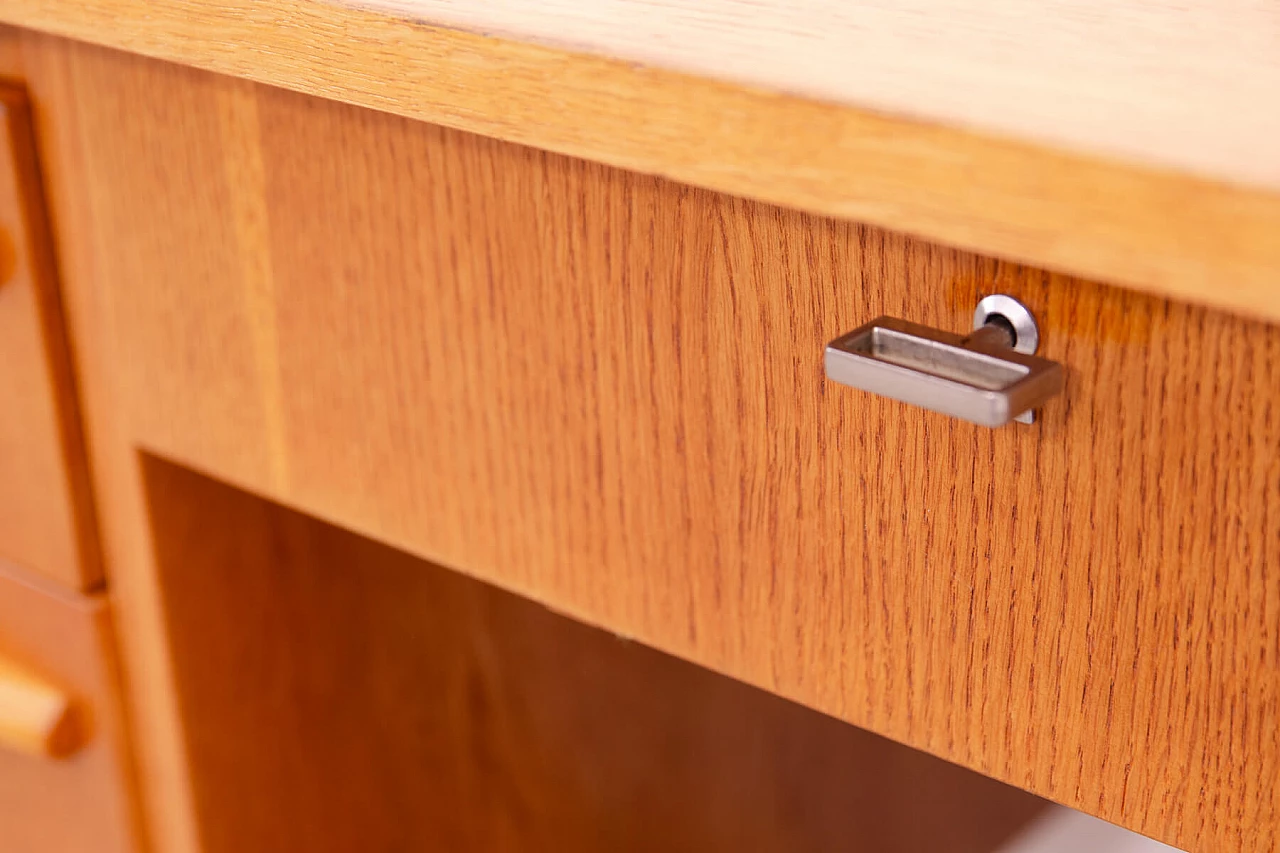 Scrivania cecoslovacca in faggio, anni '70 10