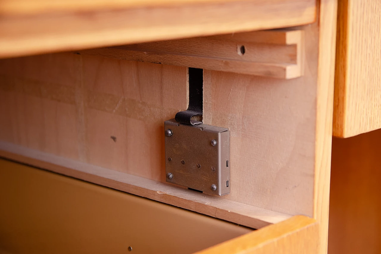 Scrivania cecoslovacca in faggio, anni '70 13