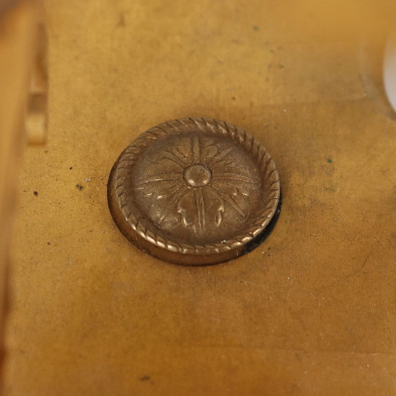 Orologio da appoggio in bronzo dorato, terzo quarto '800 10