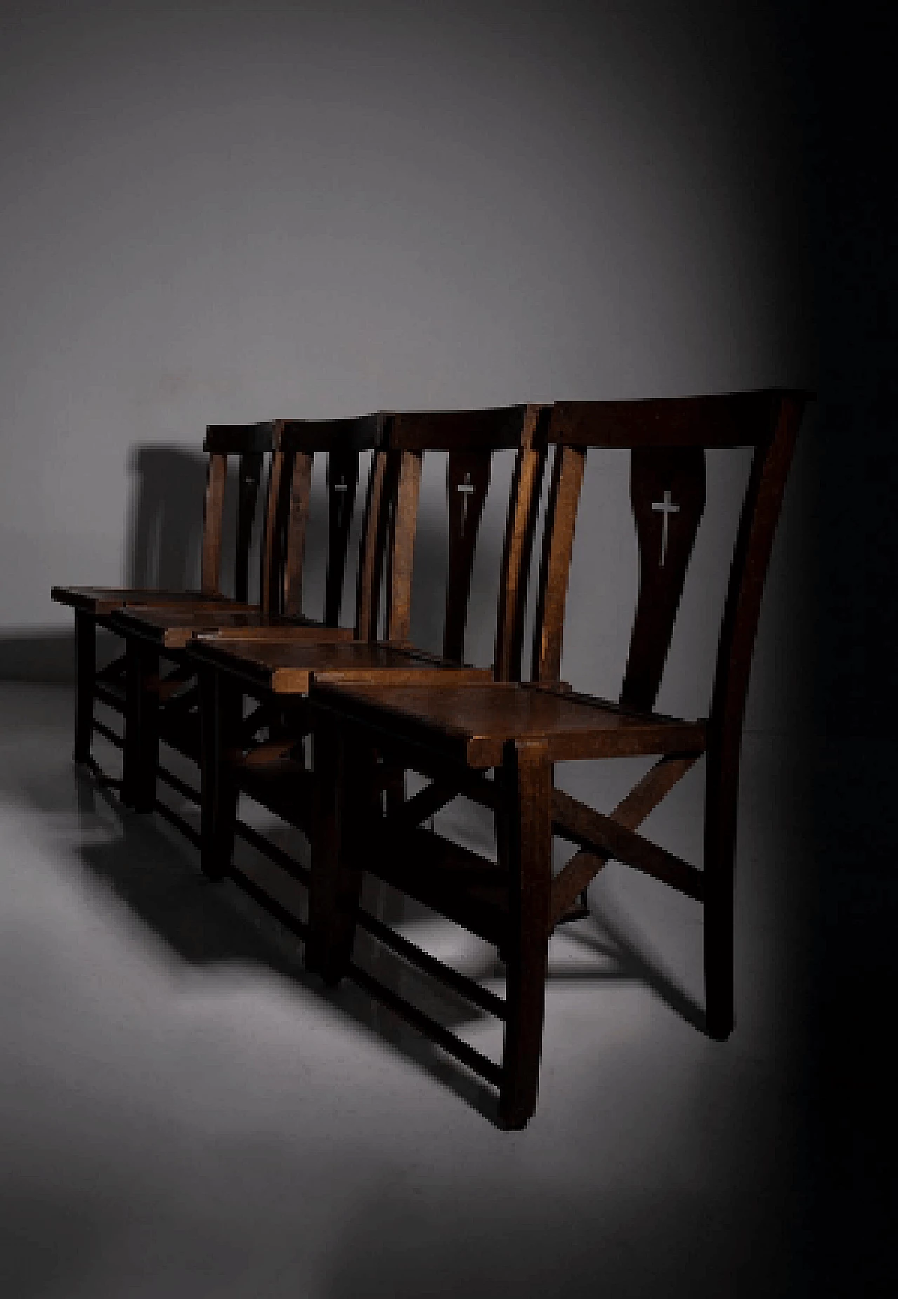 4 Ecclesiastical chairs with kneeling-stool by Caloi, 1930s 2