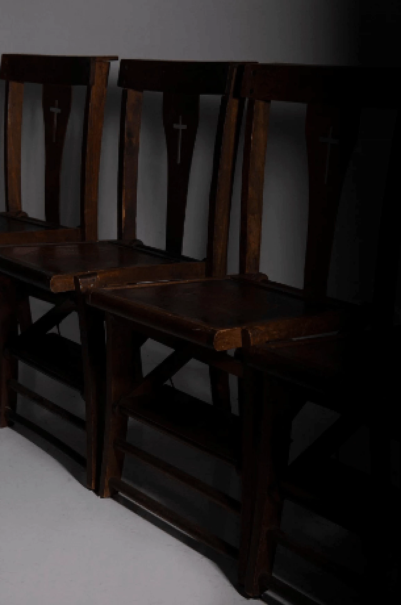 4 Ecclesiastical chairs with kneeling-stool by Caloi, 1930s 5