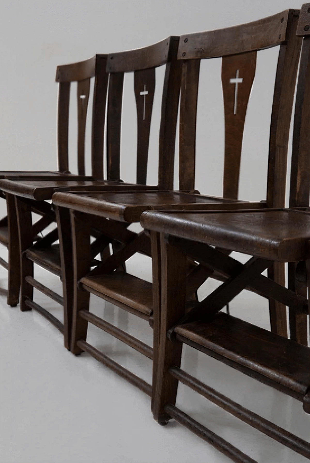 4 Ecclesiastical chairs with kneeling-stool by Caloi, 1930s 7