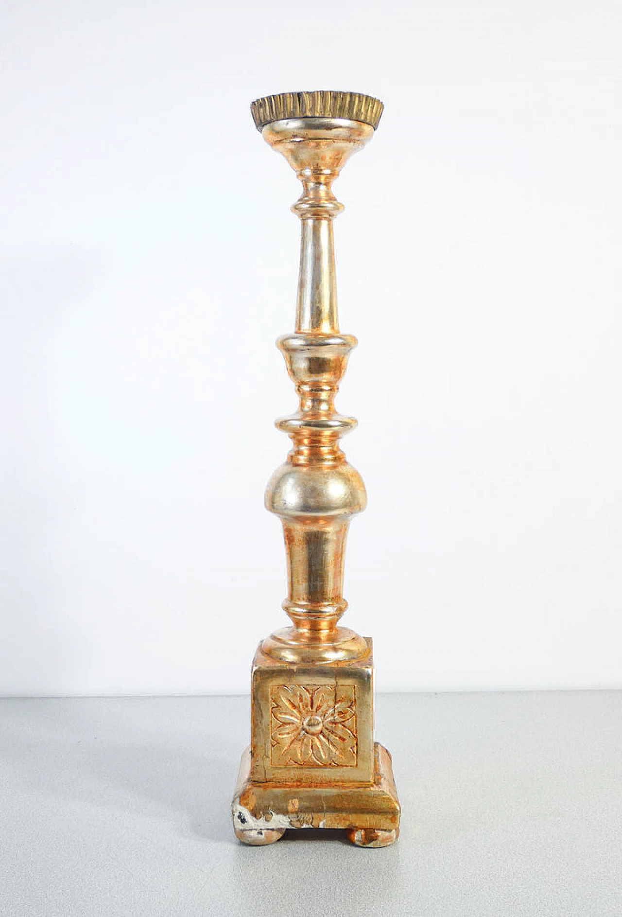 Carved and gilded wood candle holder, second half of the 18th century 1