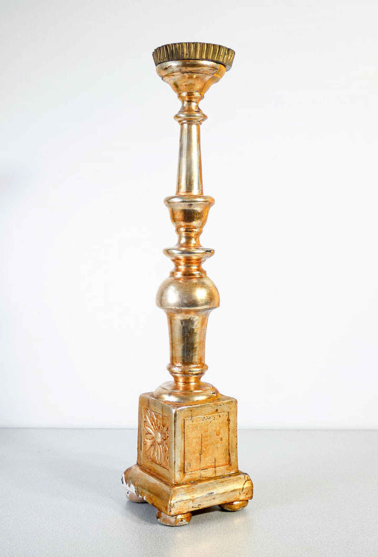 Carved and gilded wood candle holder, second half of the 18th century 2