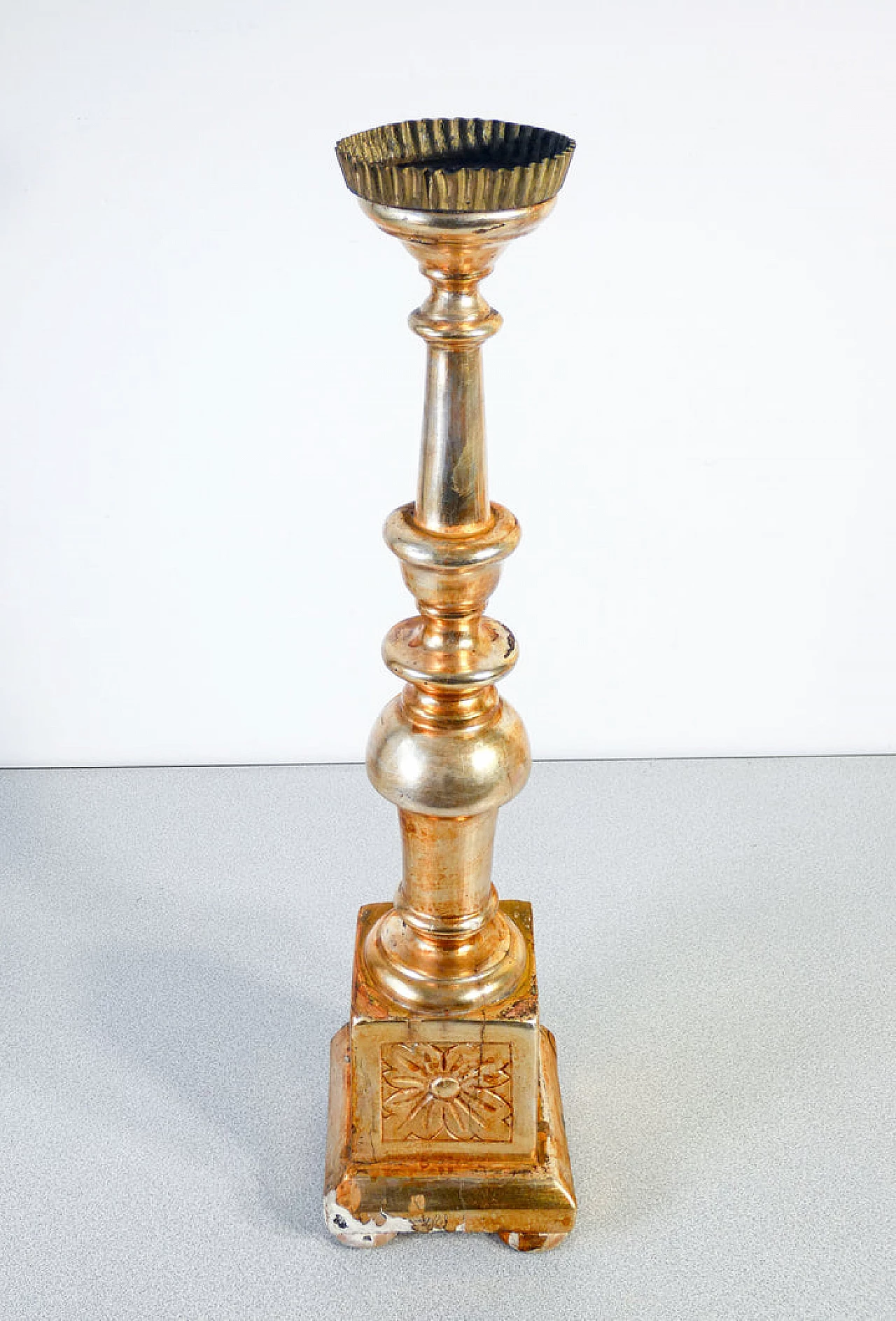 Carved and gilded wood candle holder, second half of the 18th century 4