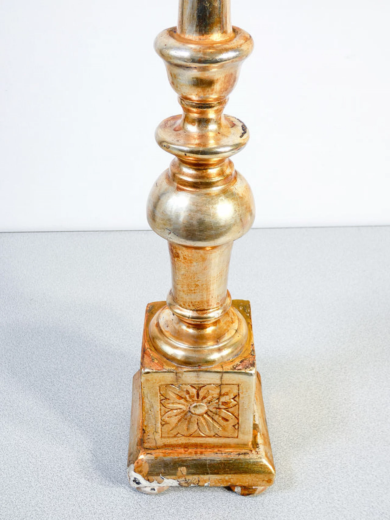 Carved and gilded wood candle holder, second half of the 18th century 7