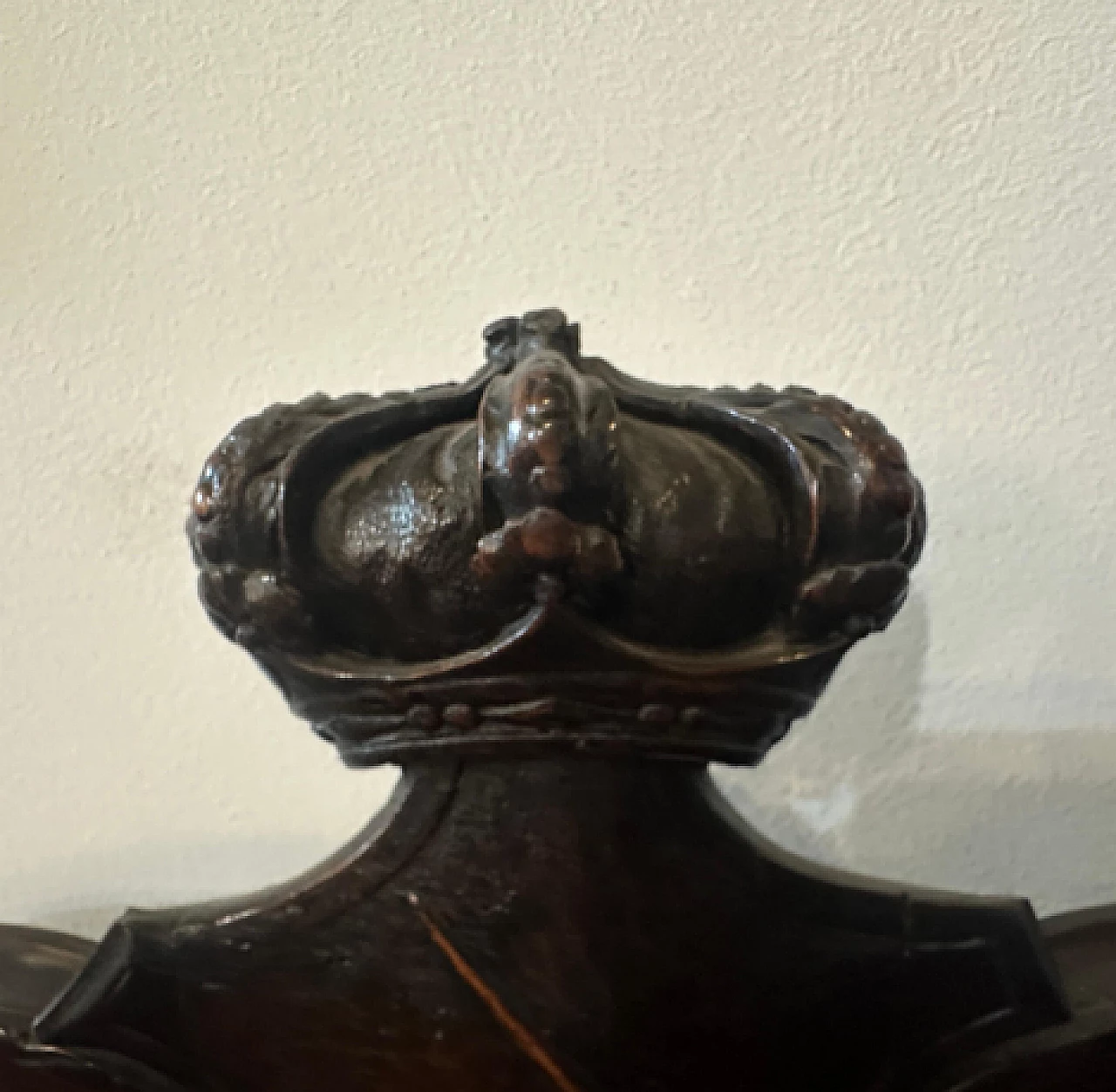 Louis Philippe carved walnut bench, mid-19th century 10