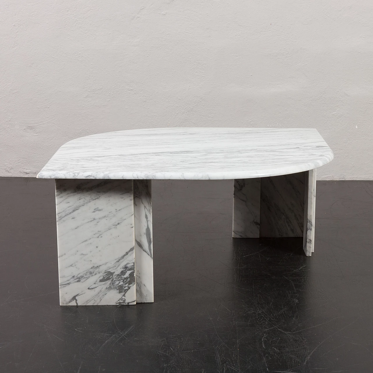 Tavolino in marmo bianco, anni '70 1