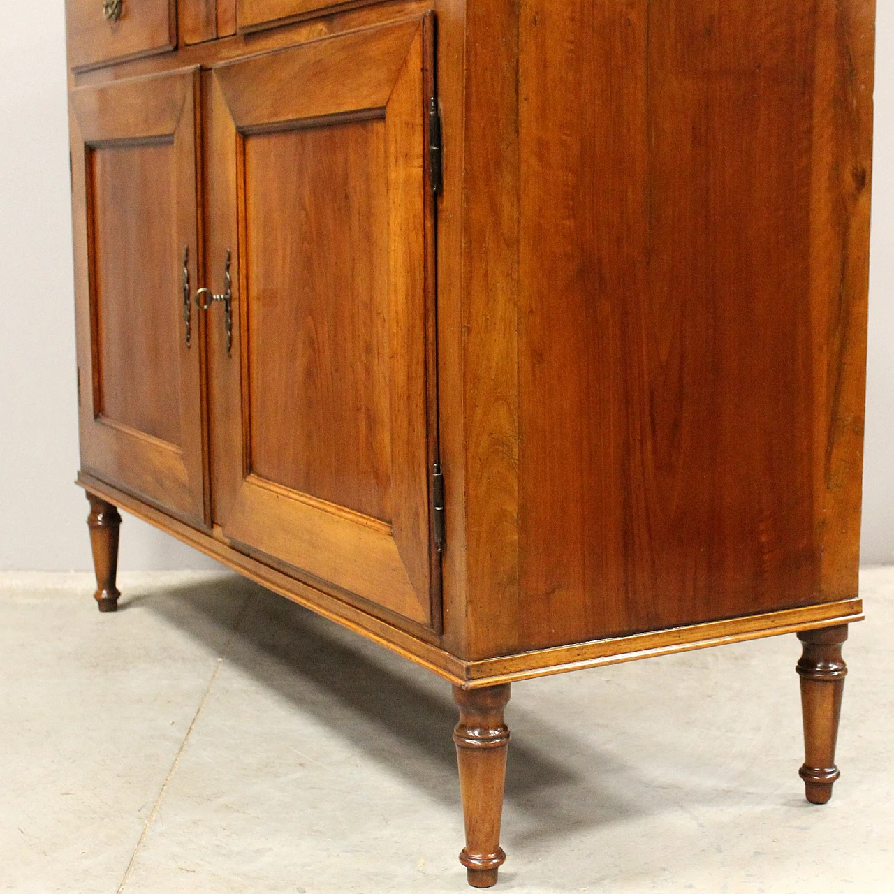 Lombard Directoire solid walnut sideboard, late 18th century 3