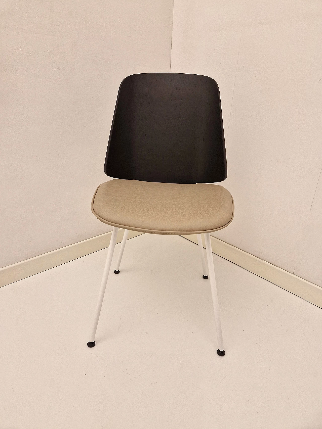 June chair by Frank Rettenbacher for Molteni&C 1