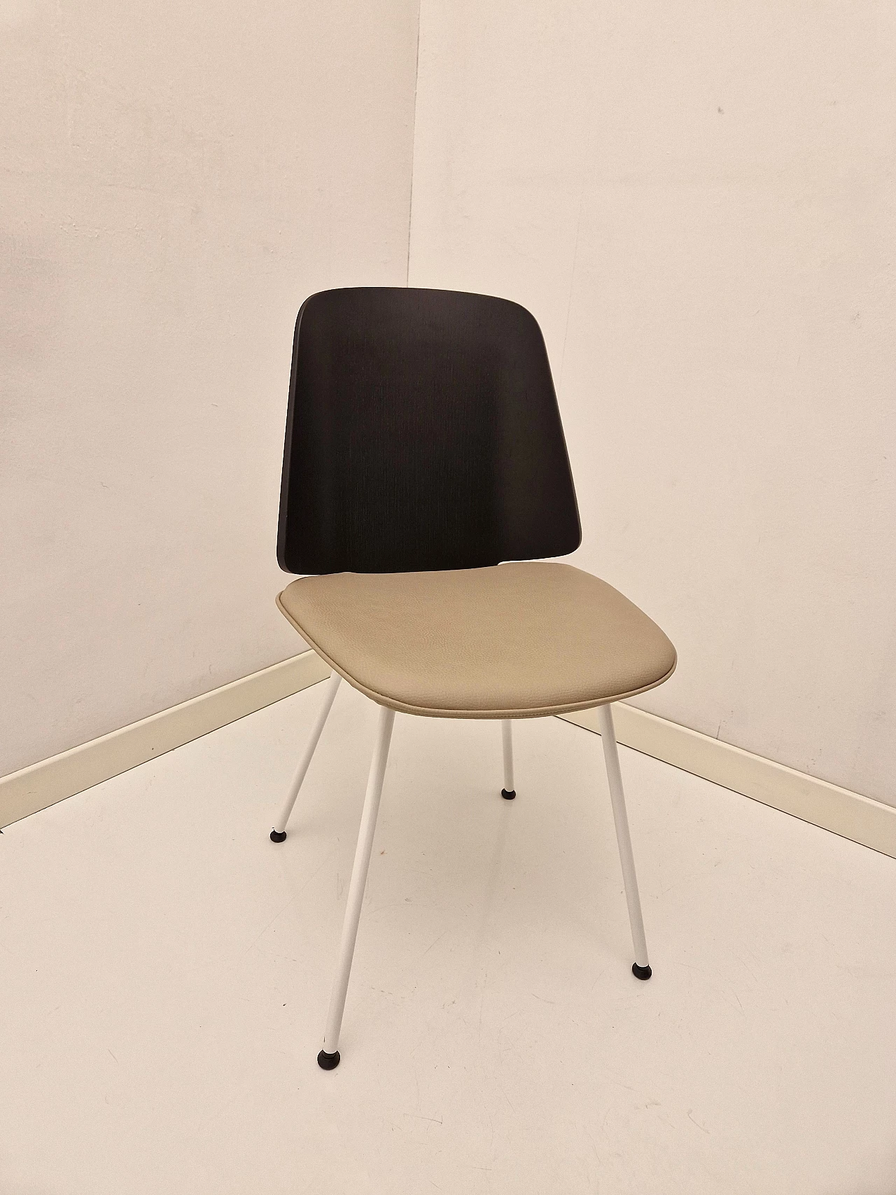 June chair by Frank Rettenbacher for Molteni&C 4