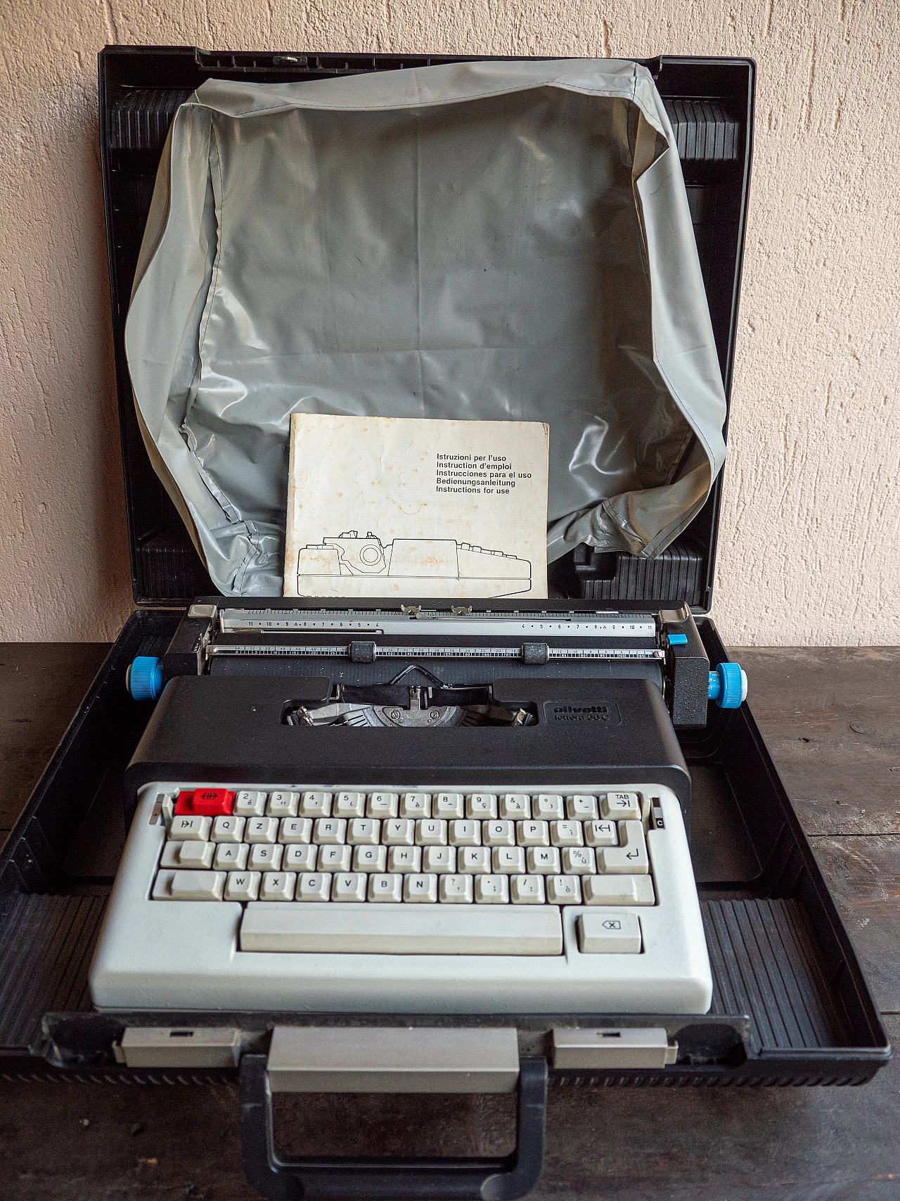 Macchina da scrivere Lettera 36C di Olivetti, anni '80 1