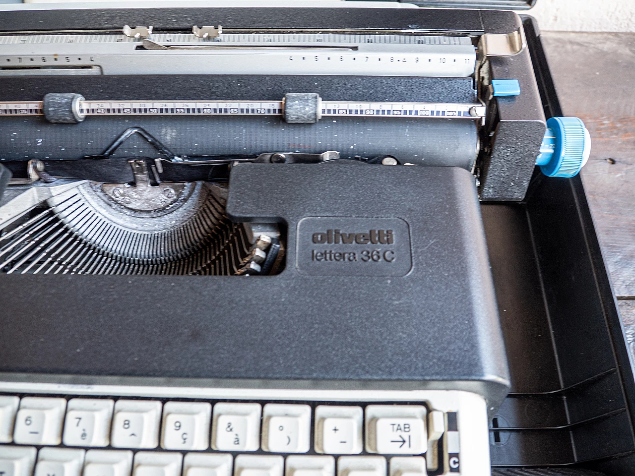 Macchina da scrivere Lettera 36C di Olivetti, anni '80 2