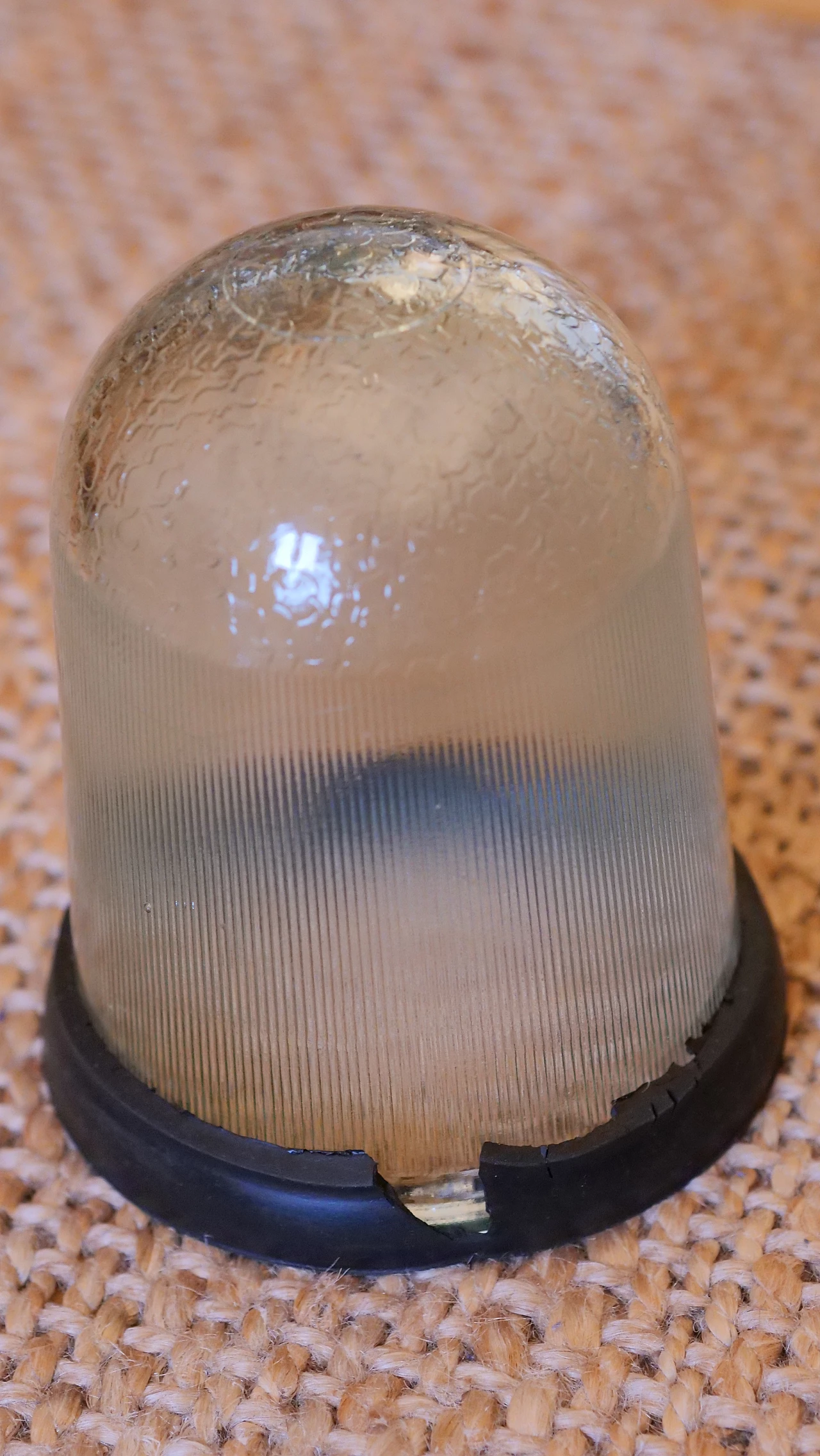 Coppia di lampade da soffitto industriali in alluminio, bachelite e vetro, anni '60 5