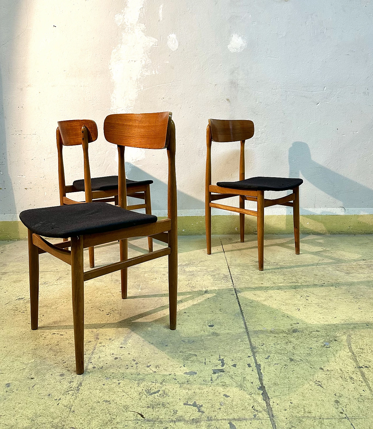 6 Scandinavian style wooden chairs, 1960s 8
